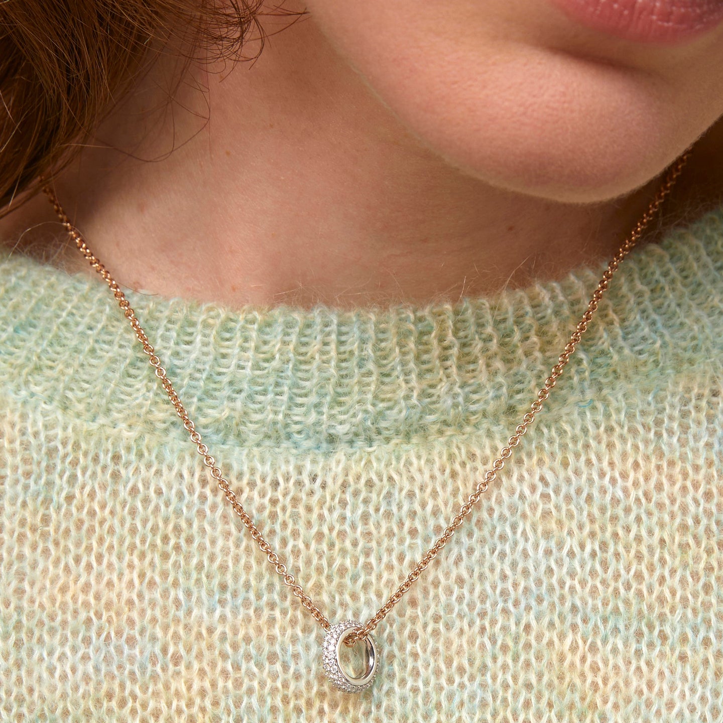 Lux hanger & collier