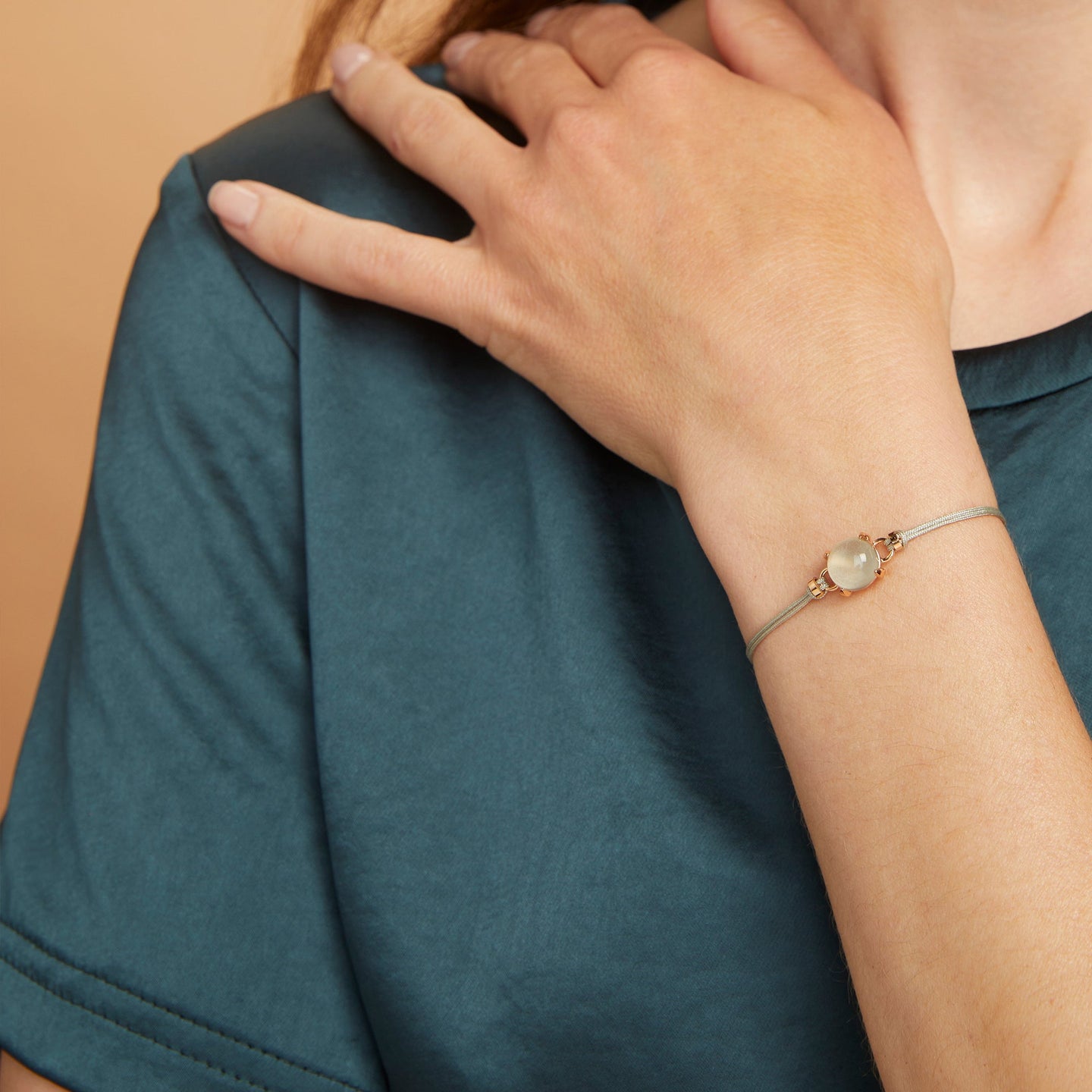 Catch armband