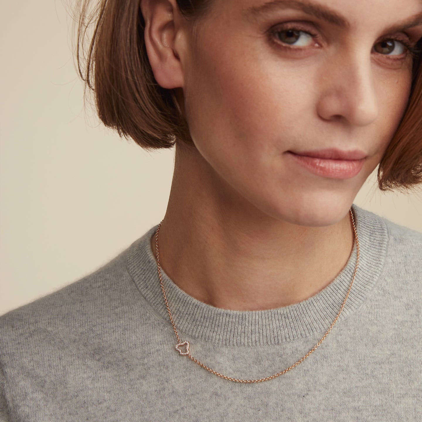 Joy Cloud collier