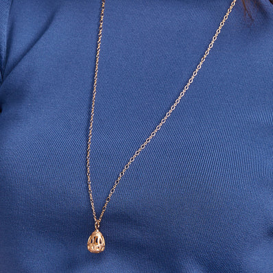 Toujours Ajour hanger & collier