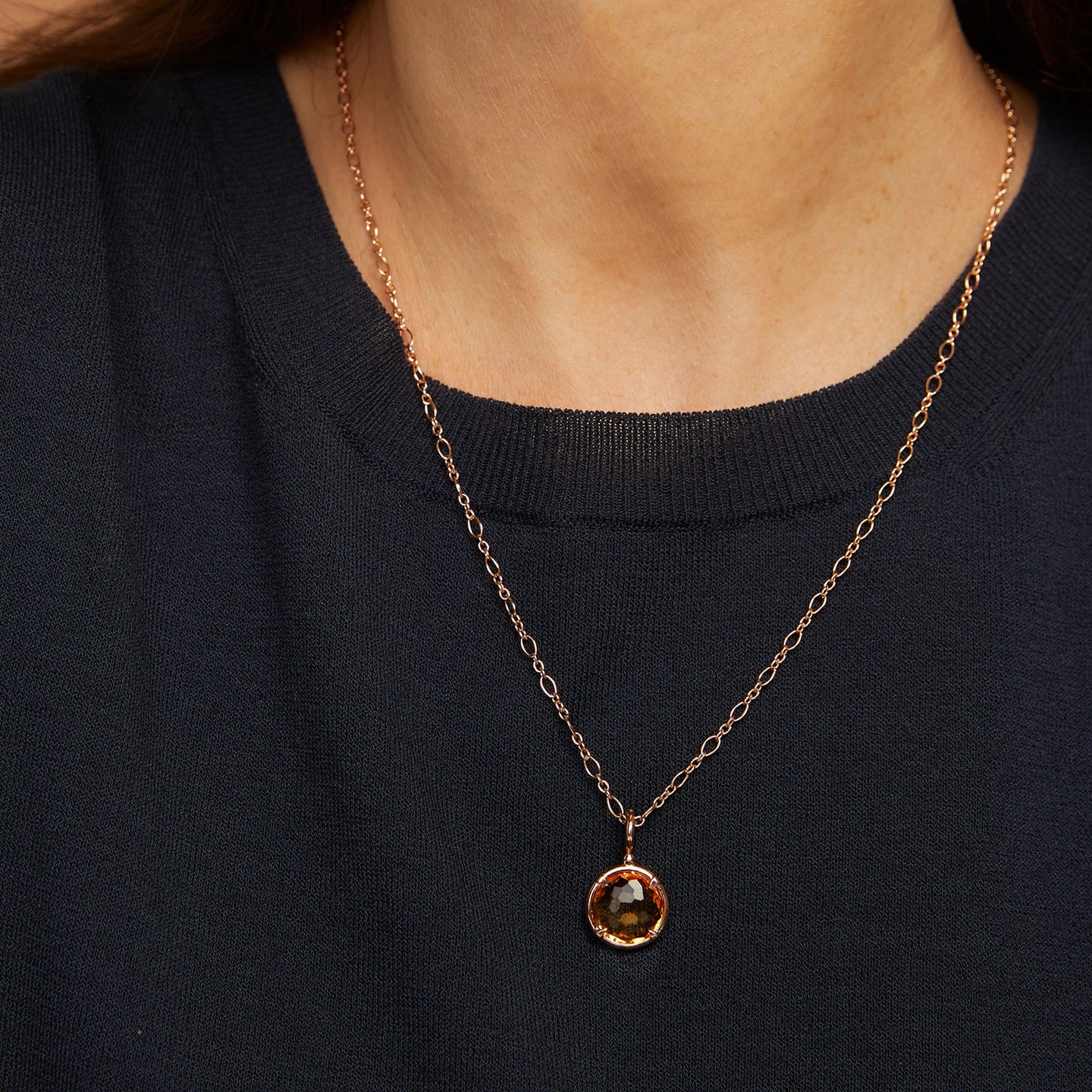 Mira Mira hanger & collier