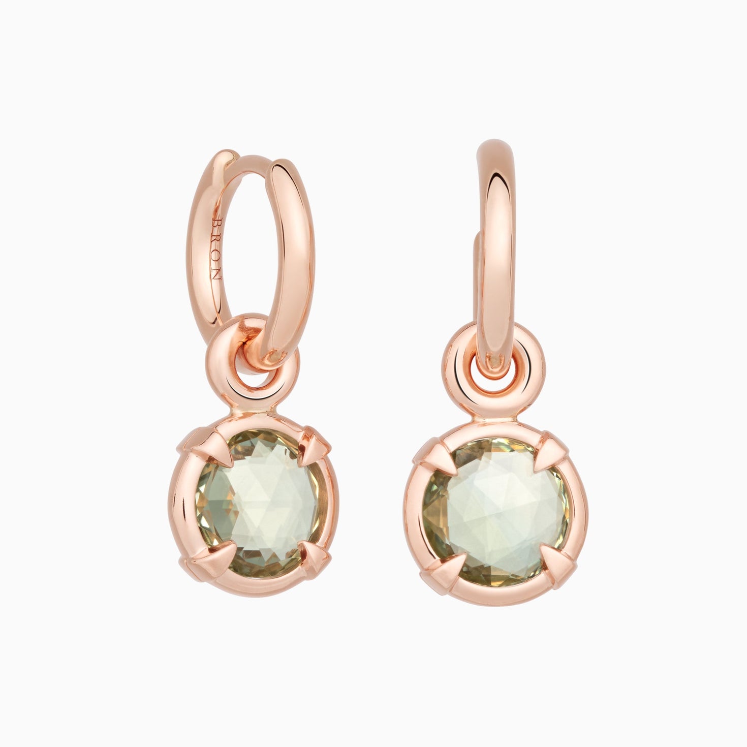 Mira Mira oorsieraden