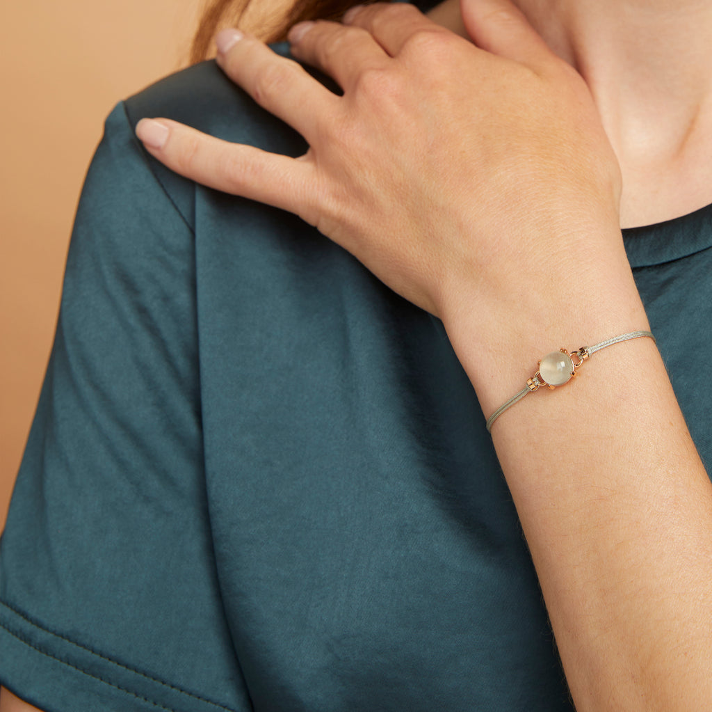 Catch armband