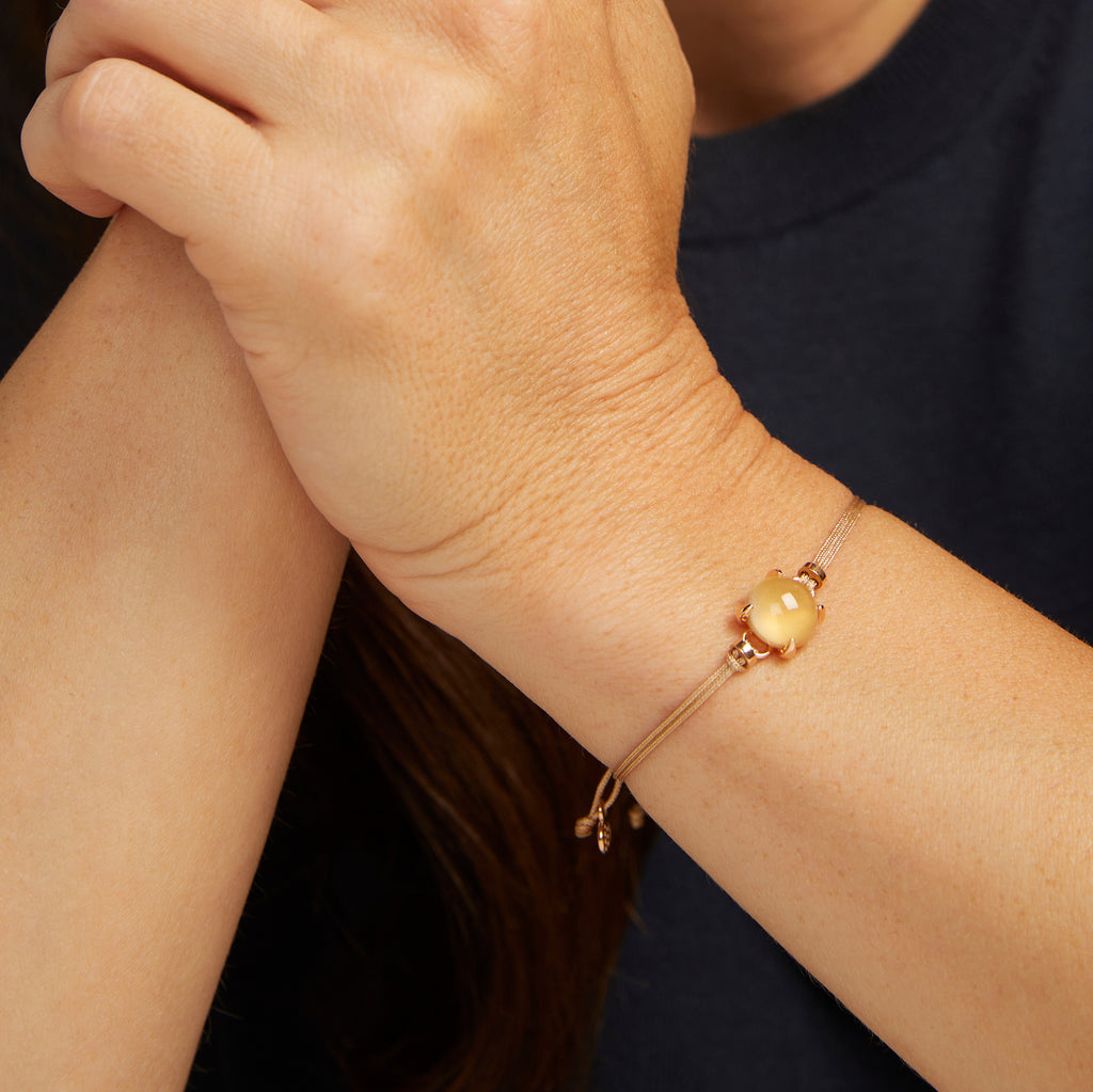 Catch armband